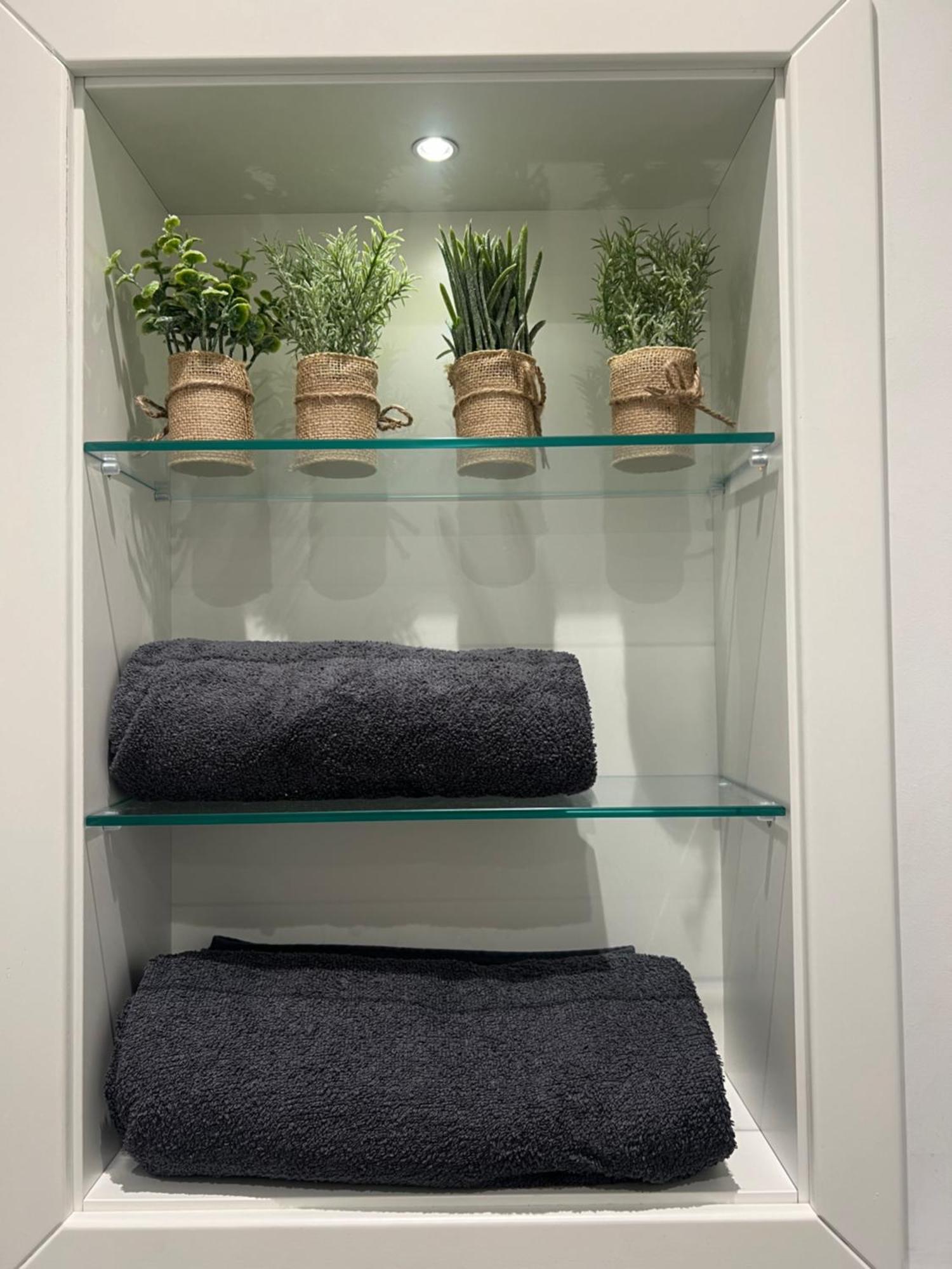 London Heathrow Airport Apartment Voyager House Terminal 12345 - Ev Electric And Parking Available! Хилингдън Екстериор снимка